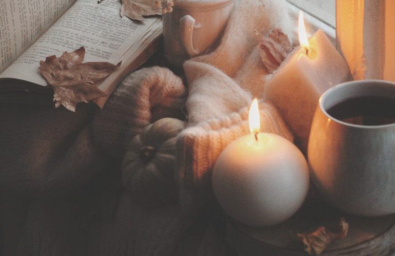 How to Make the Perfect Autumn Candle Using Essential Oils - Freshskin  Beauty